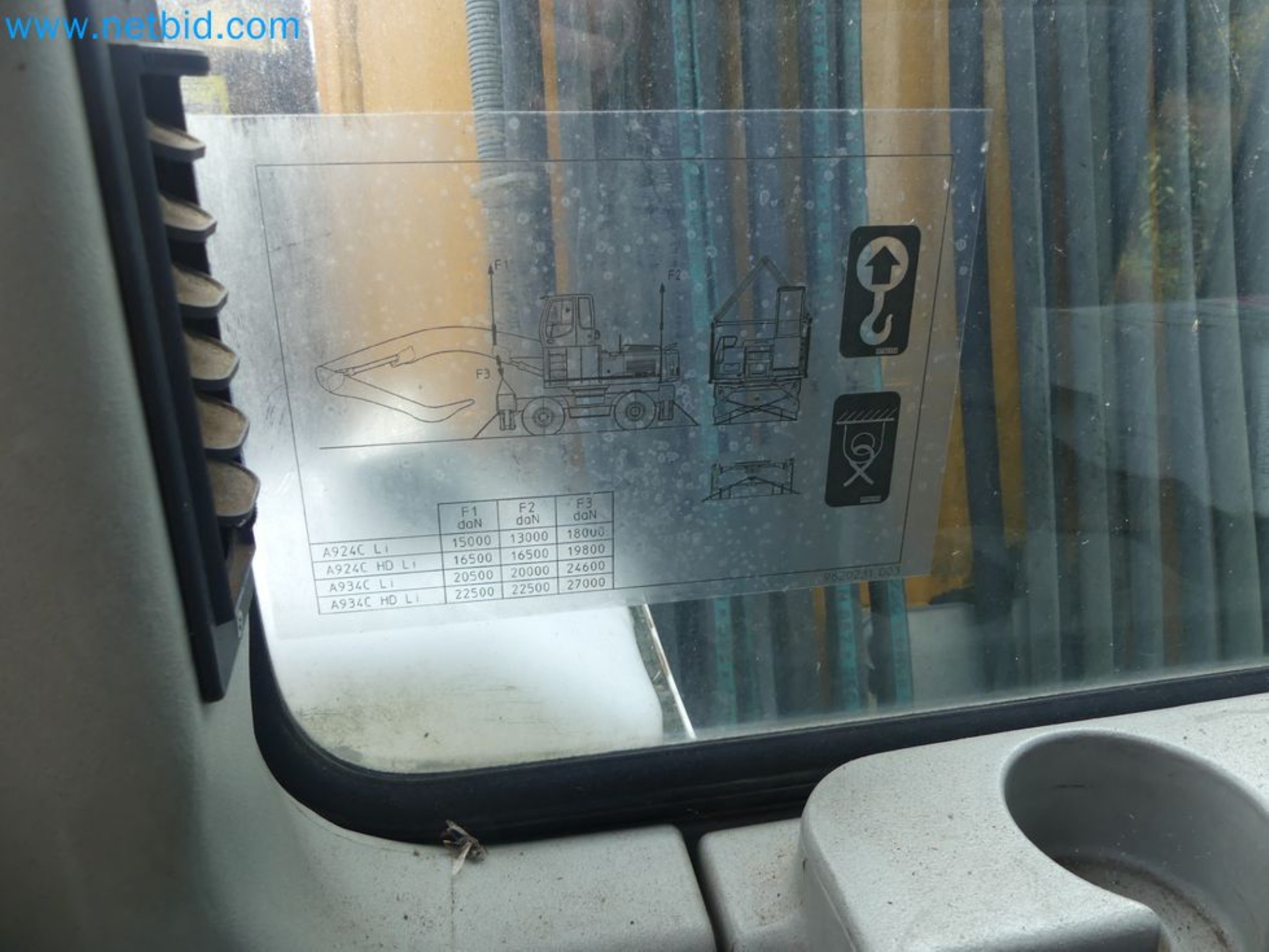 Kompakter Teleskoplader MERLO TF35.7-115 und Kompostier-/Trennanlagensystem Compostdetective CD 3012-43