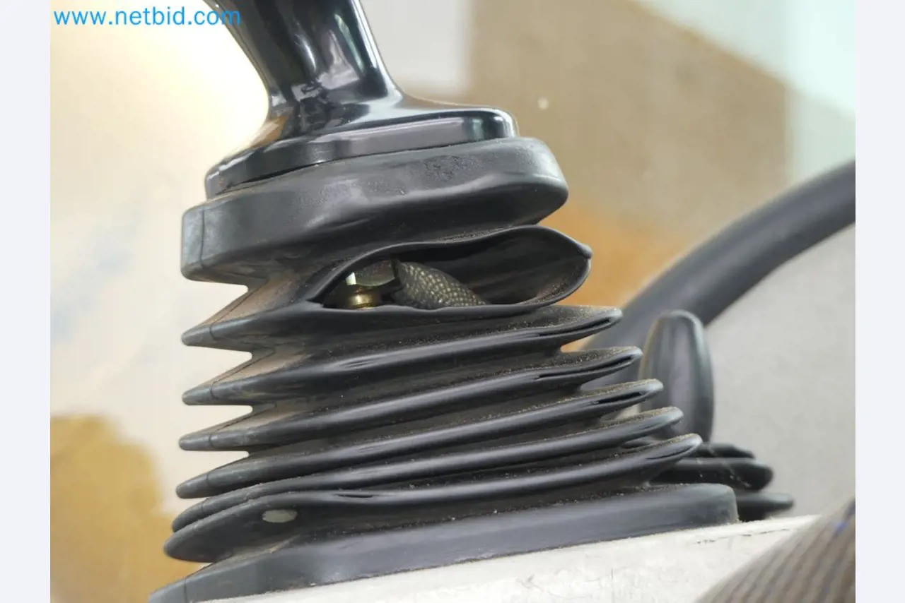 Fahrzeuge und Maschinen für die Bereiche Umwelttechnik, Recyclingwirtschaft, Holz, u.a.-68