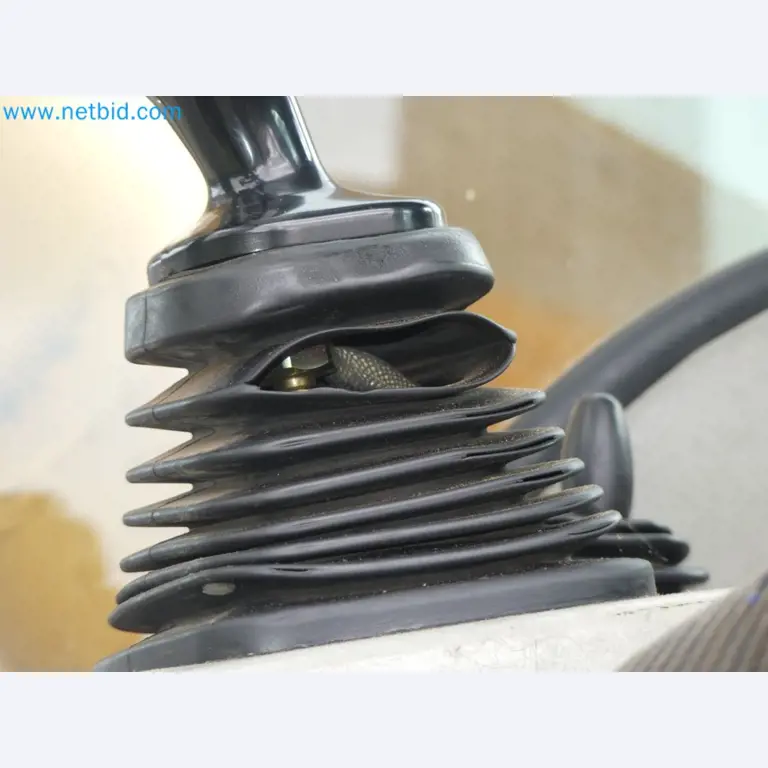 Fahrzeuge und Maschinen für die Bereiche Umwelttechnik, Recyclingwirtschaft, Holz, u.a.-68