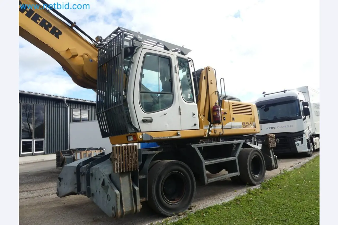 Fahrzeuge und Maschinen für die Bereiche Umwelttechnik, Recyclingwirtschaft, Holz, u.a.-7