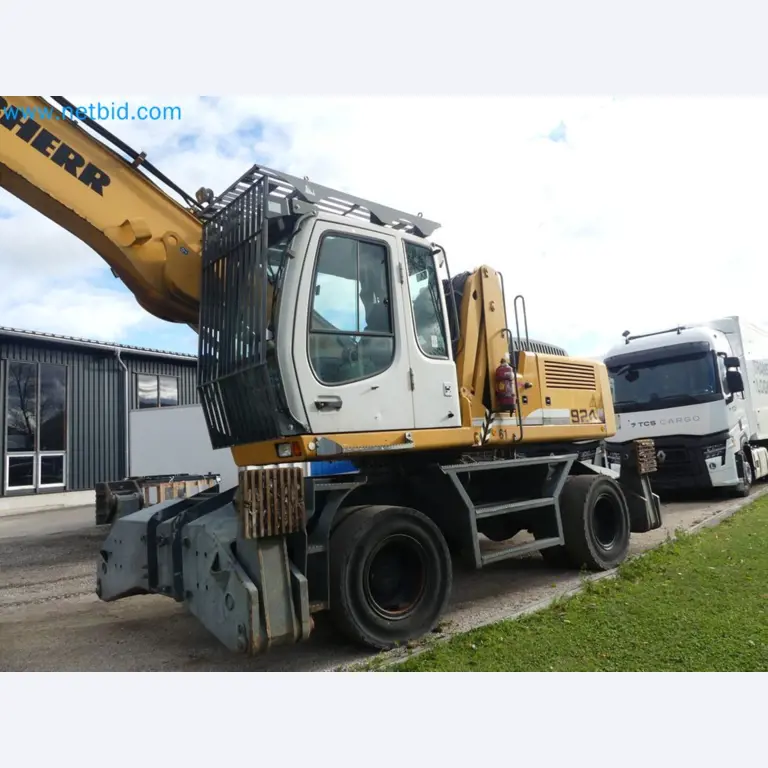 Fahrzeuge und Maschinen für die Bereiche Umwelttechnik, Recyclingwirtschaft, Holz, u.a.-7