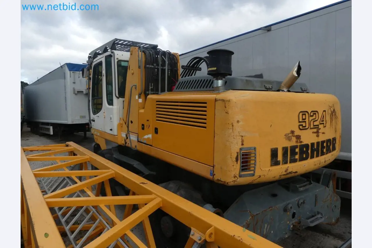 Fahrzeuge und Maschinen für die Bereiche Umwelttechnik, Recyclingwirtschaft, Holz, u.a.-21