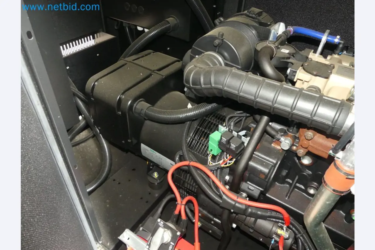 Fahrzeuge und Maschinen für die Bereiche Umwelttechnik, Recyclingwirtschaft, Holz, u.a.-3