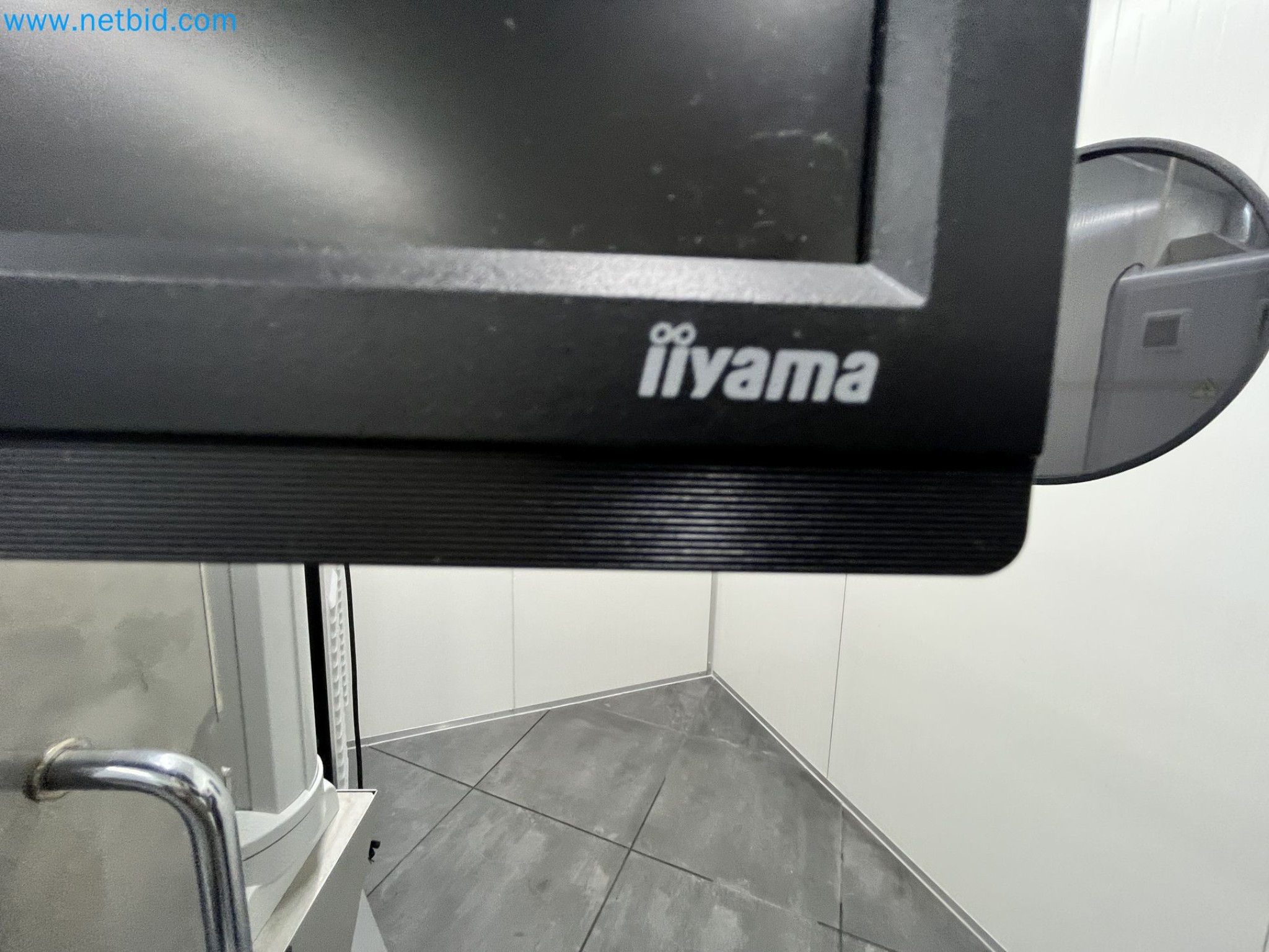 On behalf of Mess. MT Picture Display Germany GmbH formerly production facility for PANASONIC Colour Picture Tubes we are auctioning the well-maintained machinery and equipment.-11