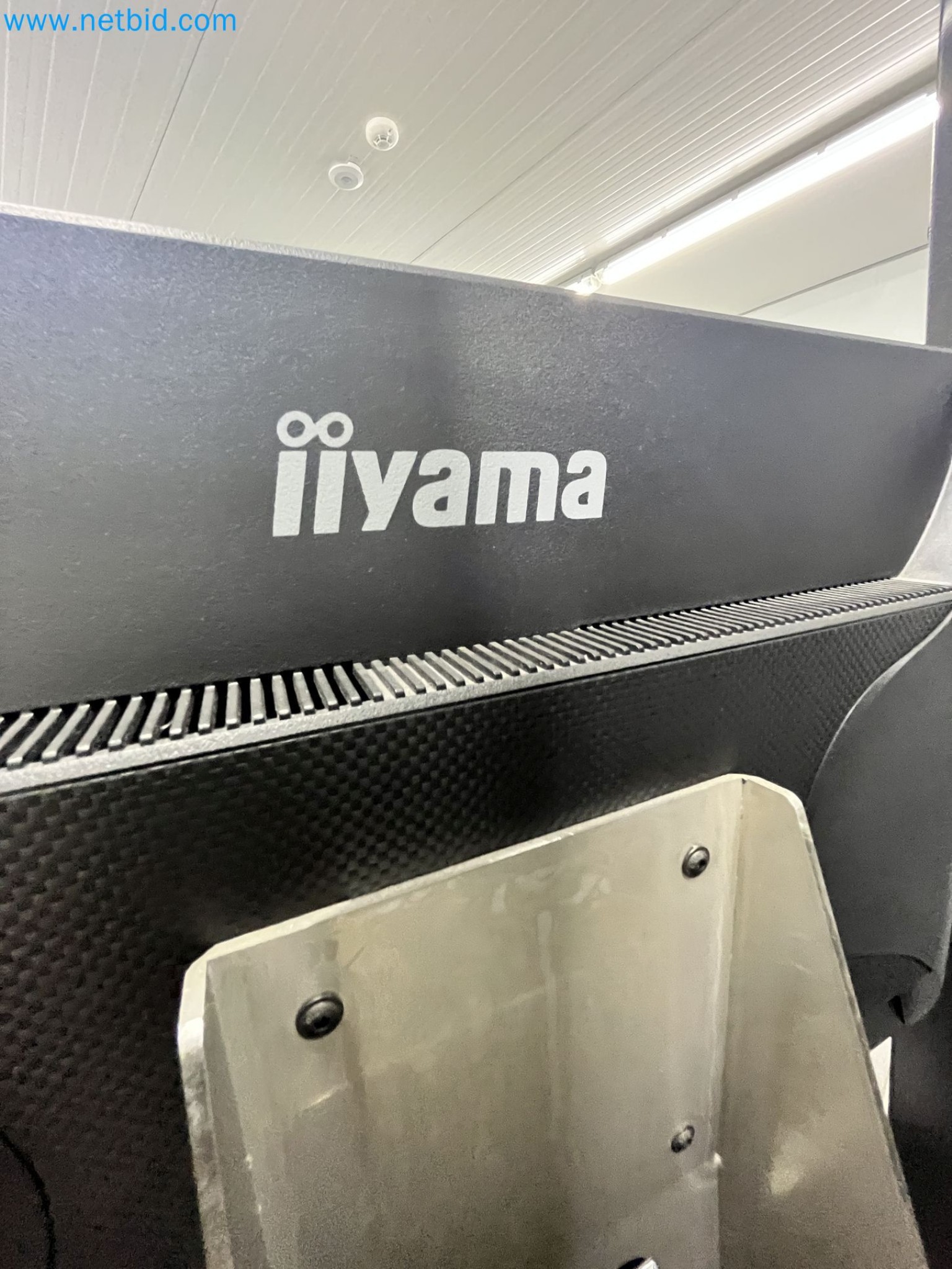 On behalf of Mess. MT Picture Display Germany GmbH formerly production facility for PANASONIC Colour Picture Tubes we are auctioning the well-maintained machinery and equipment.-13