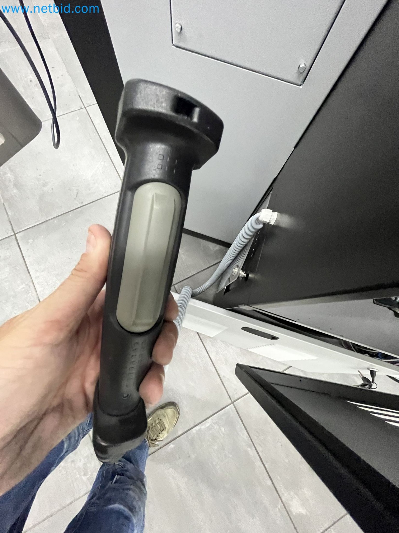 On behalf of Mess. MT Picture Display Germany GmbH formerly production facility for PANASONIC Colour Picture Tubes we are auctioning the well-maintained machinery and equipment.-19