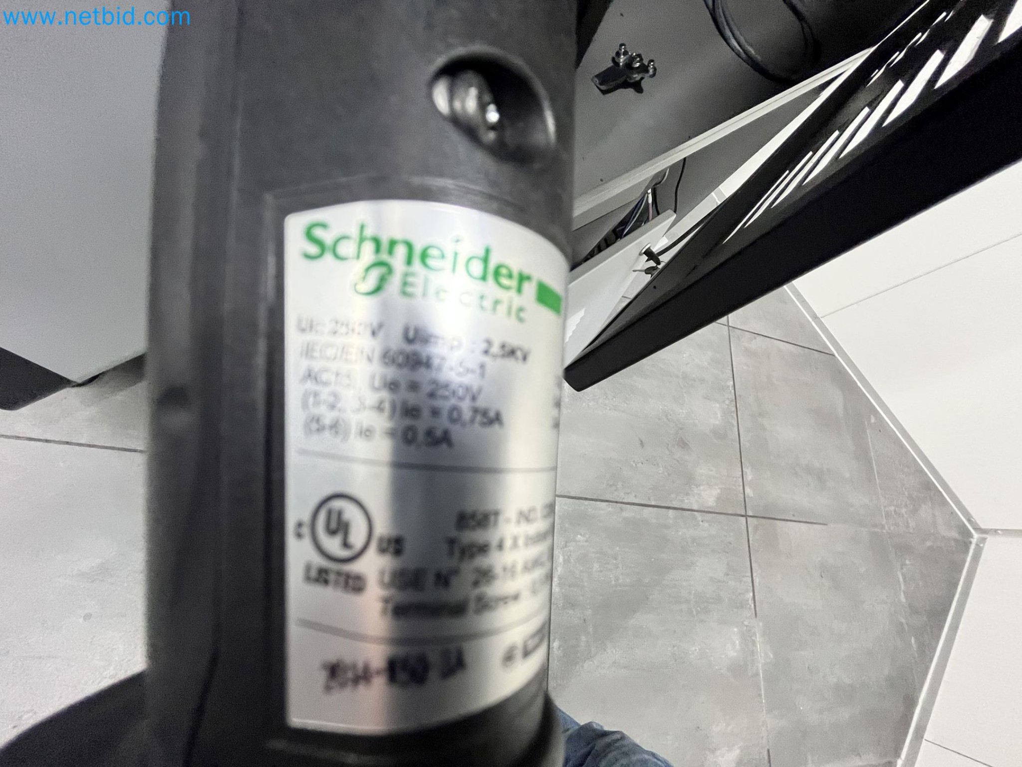 On behalf of Mess. MT Picture Display Germany GmbH formerly production facility for PANASONIC Colour Picture Tubes we are auctioning the well-maintained machinery and equipment.-21