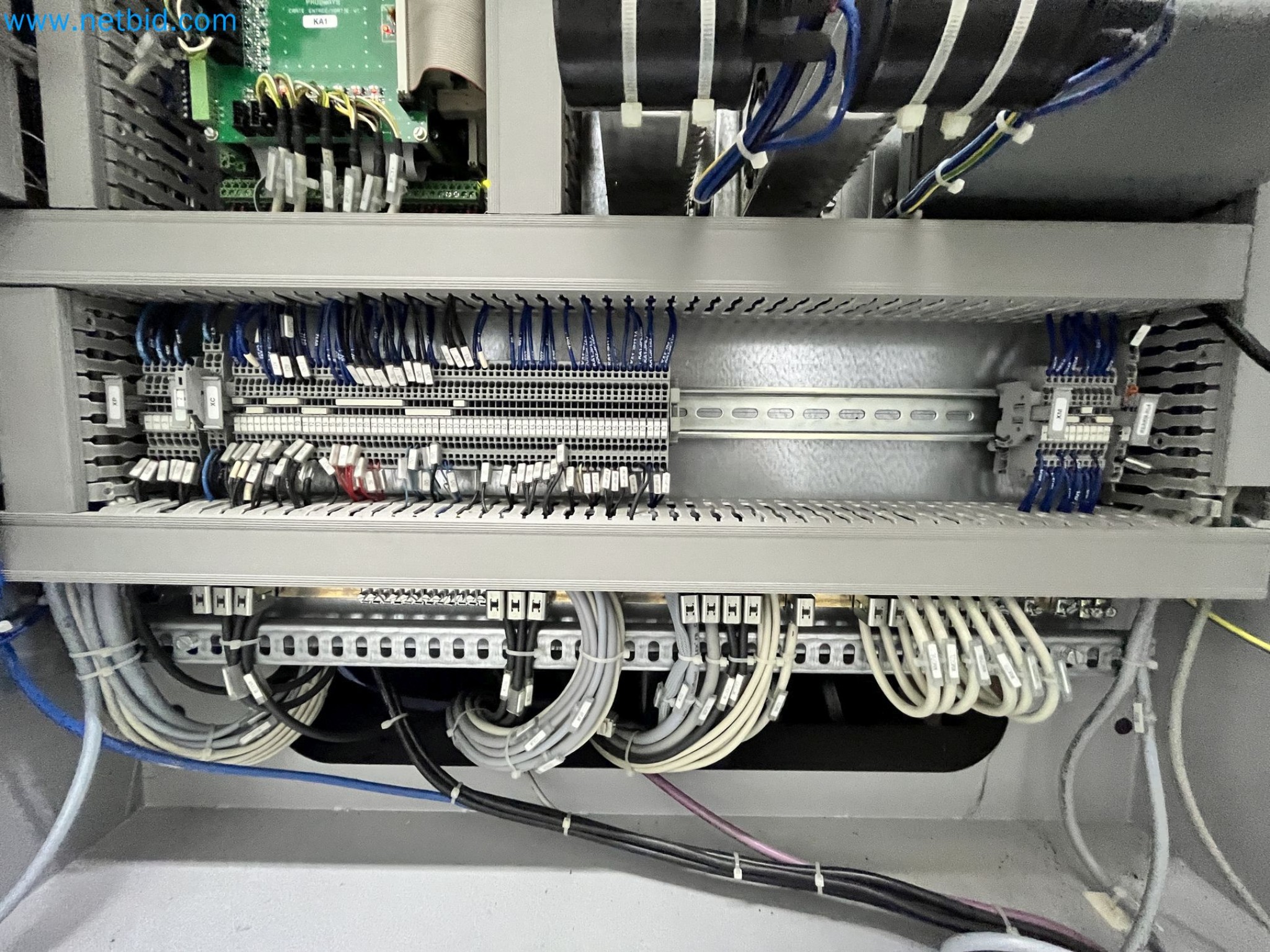 On behalf of Mess. MT Picture Display Germany GmbH formerly production facility for PANASONIC Colour Picture Tubes we are auctioning the well-maintained machinery and equipment.-33