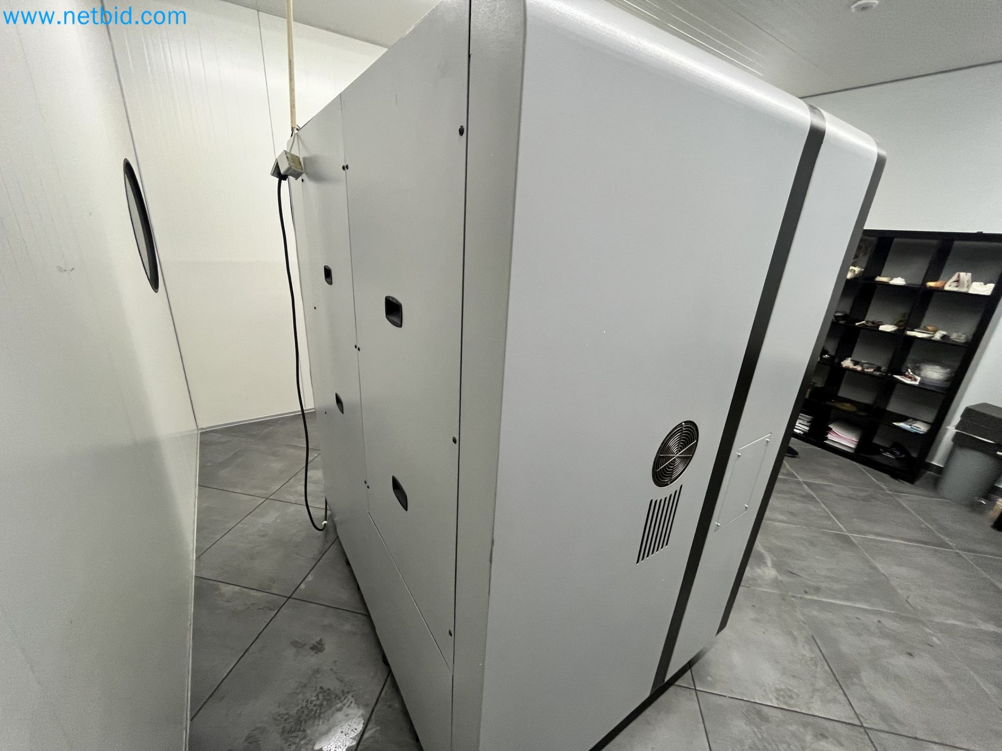 On behalf of Mess. MT Picture Display Germany GmbH formerly production facility for PANASONIC Colour Picture Tubes we are auctioning the well-maintained machinery and equipment.-43