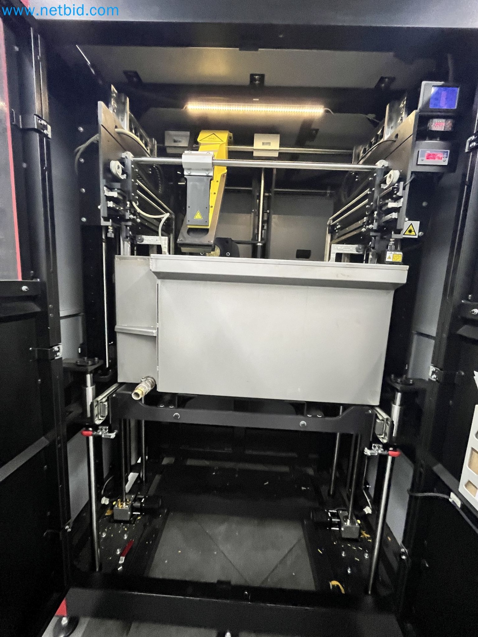 On behalf of Mess. MT Picture Display Germany GmbH formerly production facility for PANASONIC Colour Picture Tubes we are auctioning the well-maintained machinery and equipment.-51