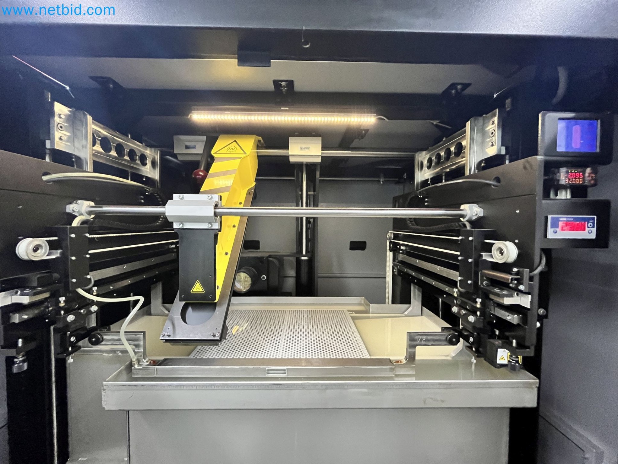 On behalf of Mess. MT Picture Display Germany GmbH formerly production facility for PANASONIC Colour Picture Tubes we are auctioning the well-maintained machinery and equipment.-52