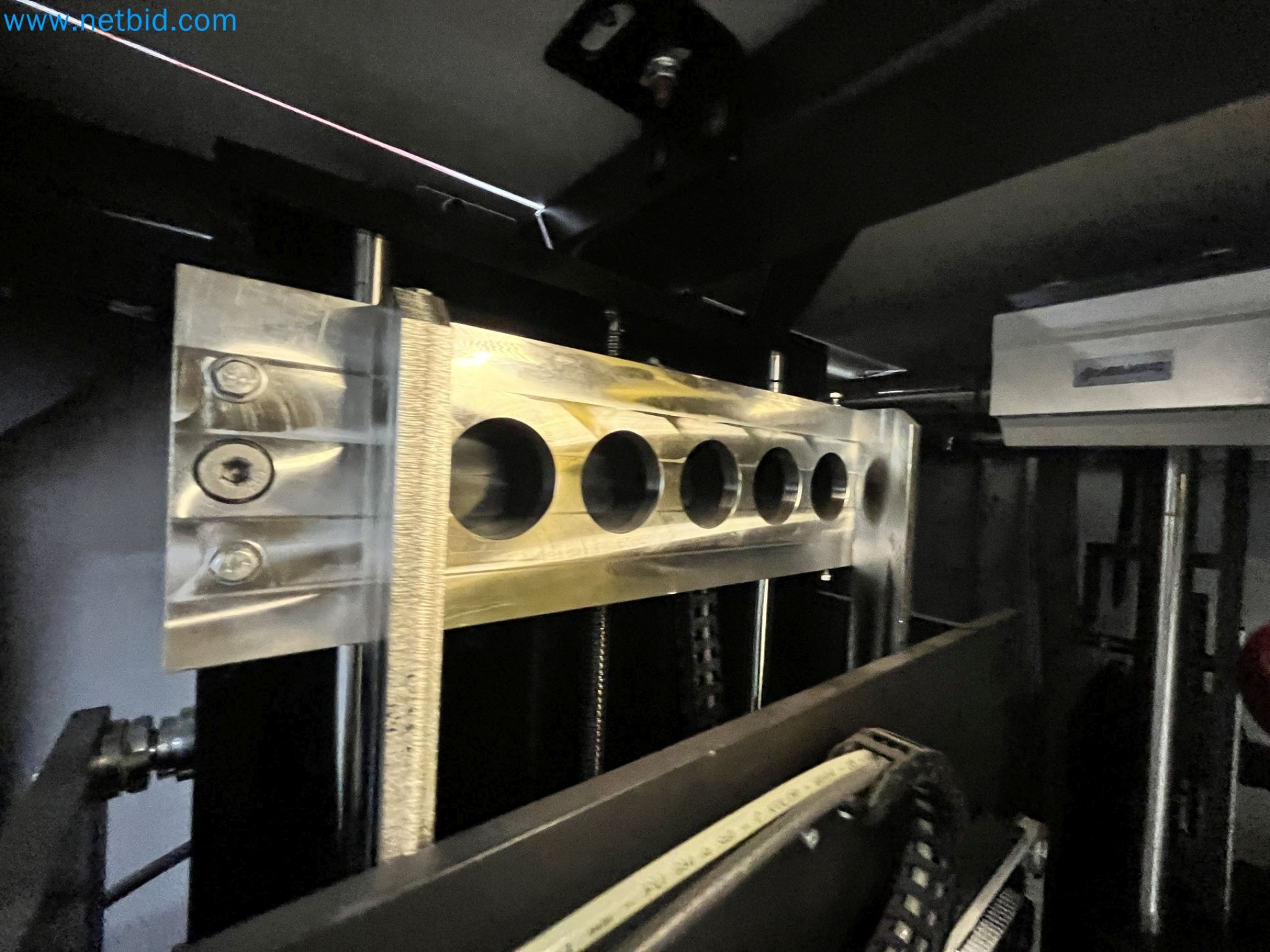 On behalf of Mess. MT Picture Display Germany GmbH formerly production facility for PANASONIC Colour Picture Tubes we are auctioning the well-maintained machinery and equipment.-56