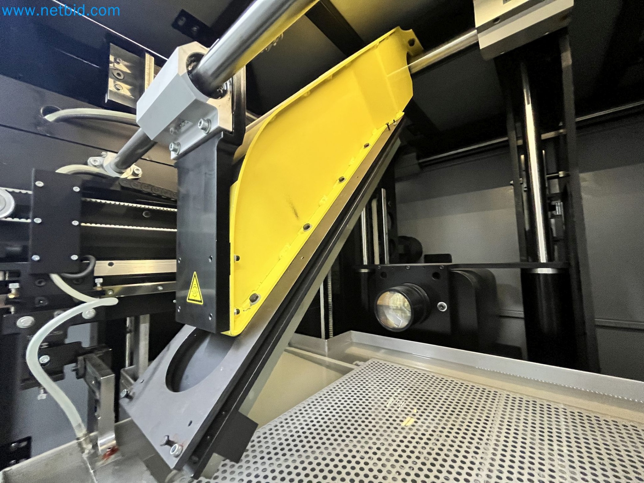 On behalf of Mess. MT Picture Display Germany GmbH formerly production facility for PANASONIC Colour Picture Tubes we are auctioning the well-maintained machinery and equipment.-57