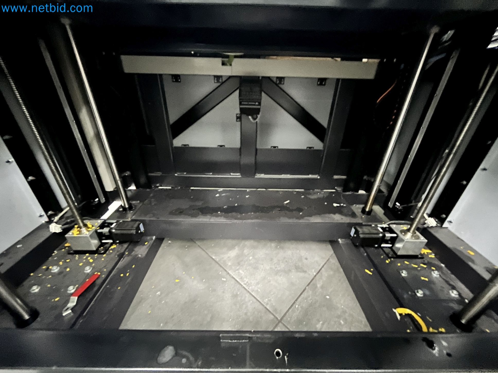 On behalf of Mess. MT Picture Display Germany GmbH formerly production facility for PANASONIC Colour Picture Tubes we are auctioning the well-maintained machinery and equipment.-65