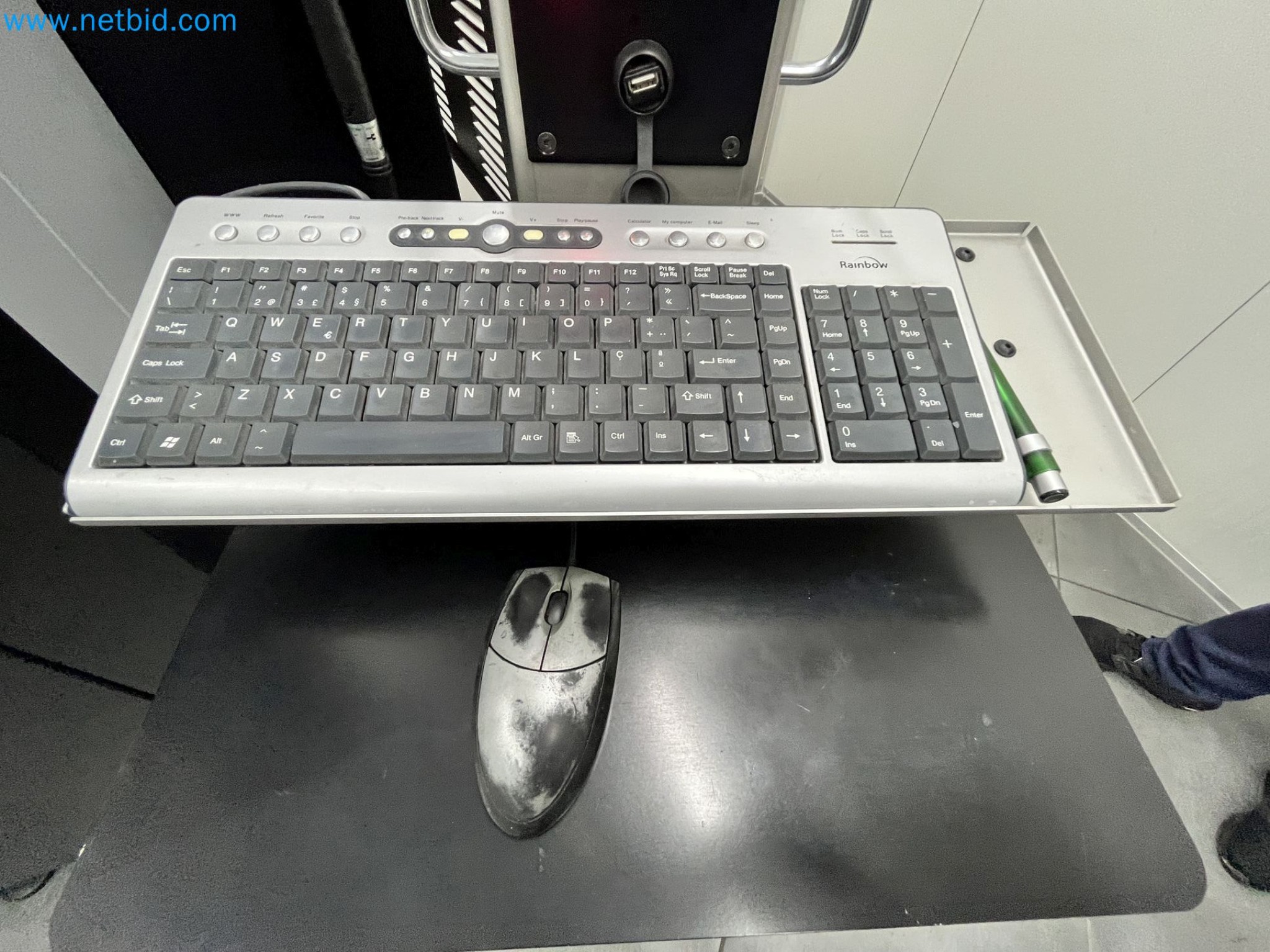 On behalf of Mess. MT Picture Display Germany GmbH formerly production facility for PANASONIC Colour Picture Tubes we are auctioning the well-maintained machinery and equipment.-7