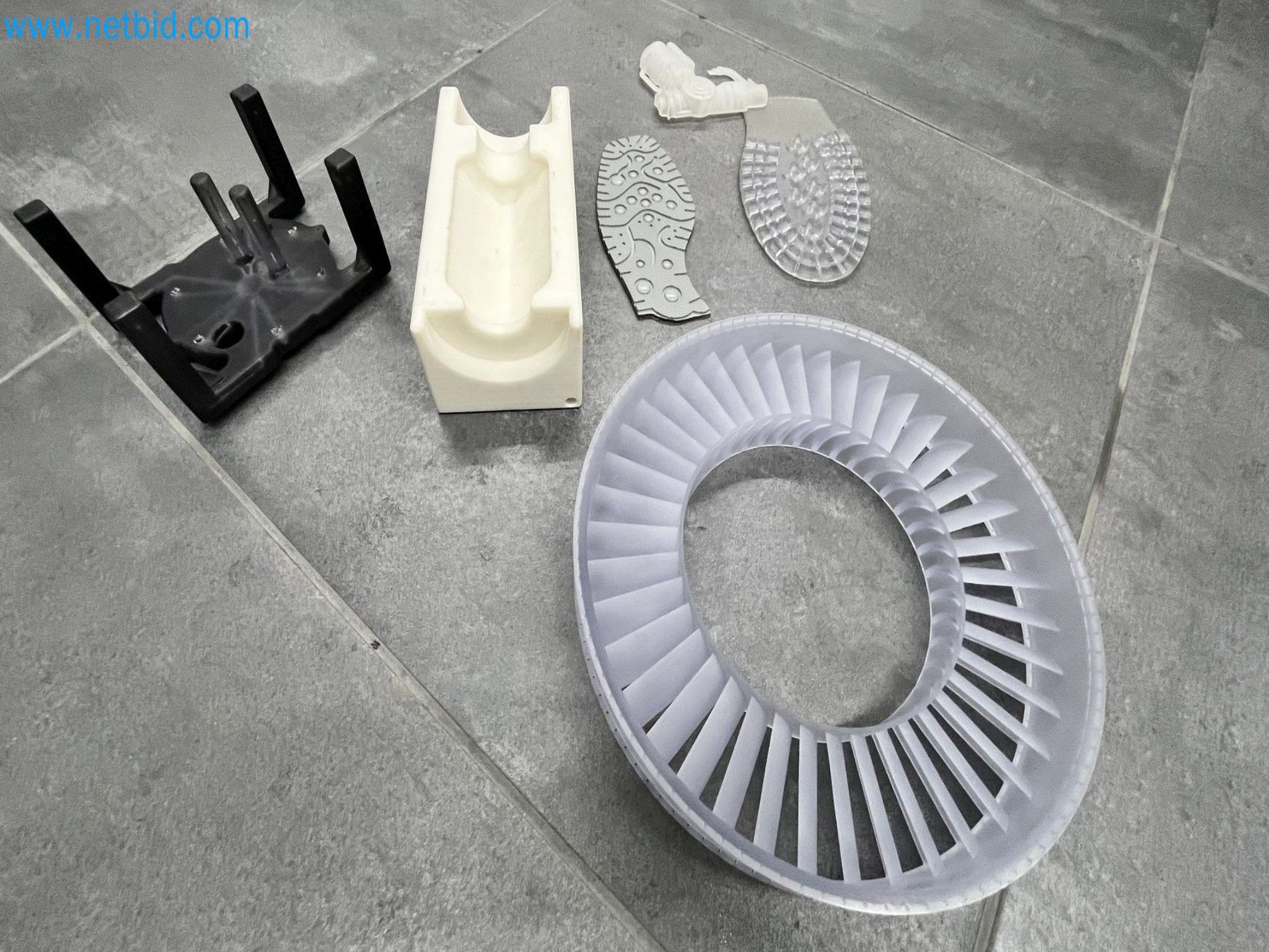 On behalf of Mess. MT Picture Display Germany GmbH formerly production facility for PANASONIC Colour Picture Tubes we are auctioning the well-maintained machinery and equipment.-91