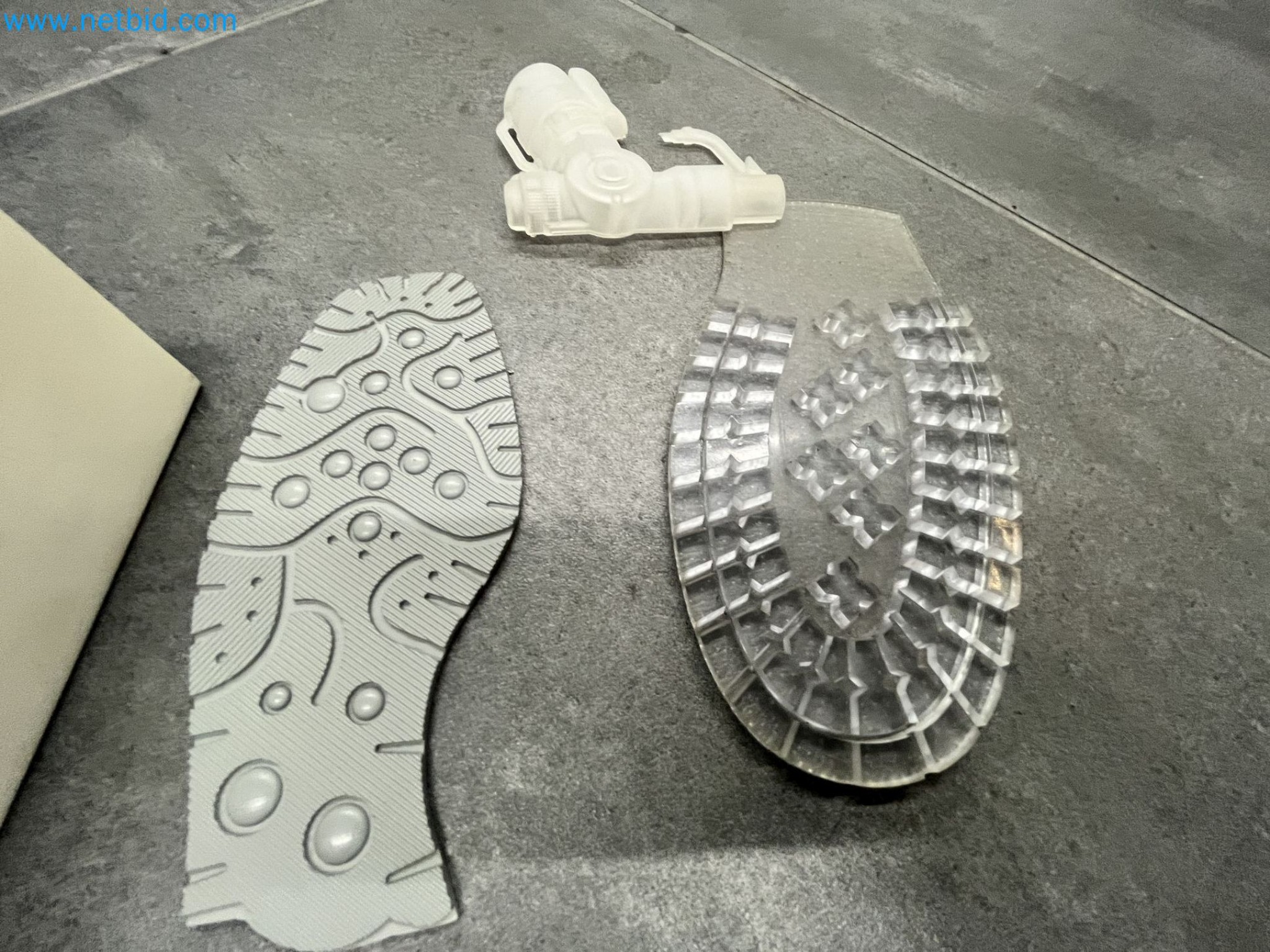 On behalf of Mess. MT Picture Display Germany GmbH formerly production facility for PANASONIC Colour Picture Tubes we are auctioning the well-maintained machinery and equipment.-93