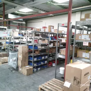 1 Posten Shelving racks Bito