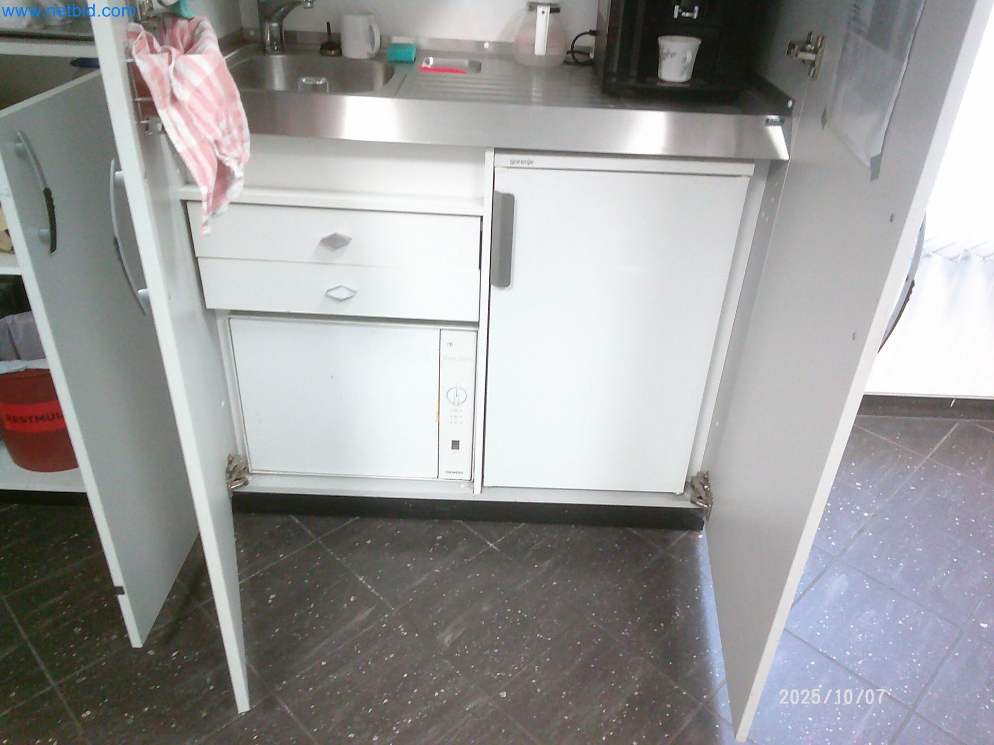 Machines and systems from the automotive supply industry-8