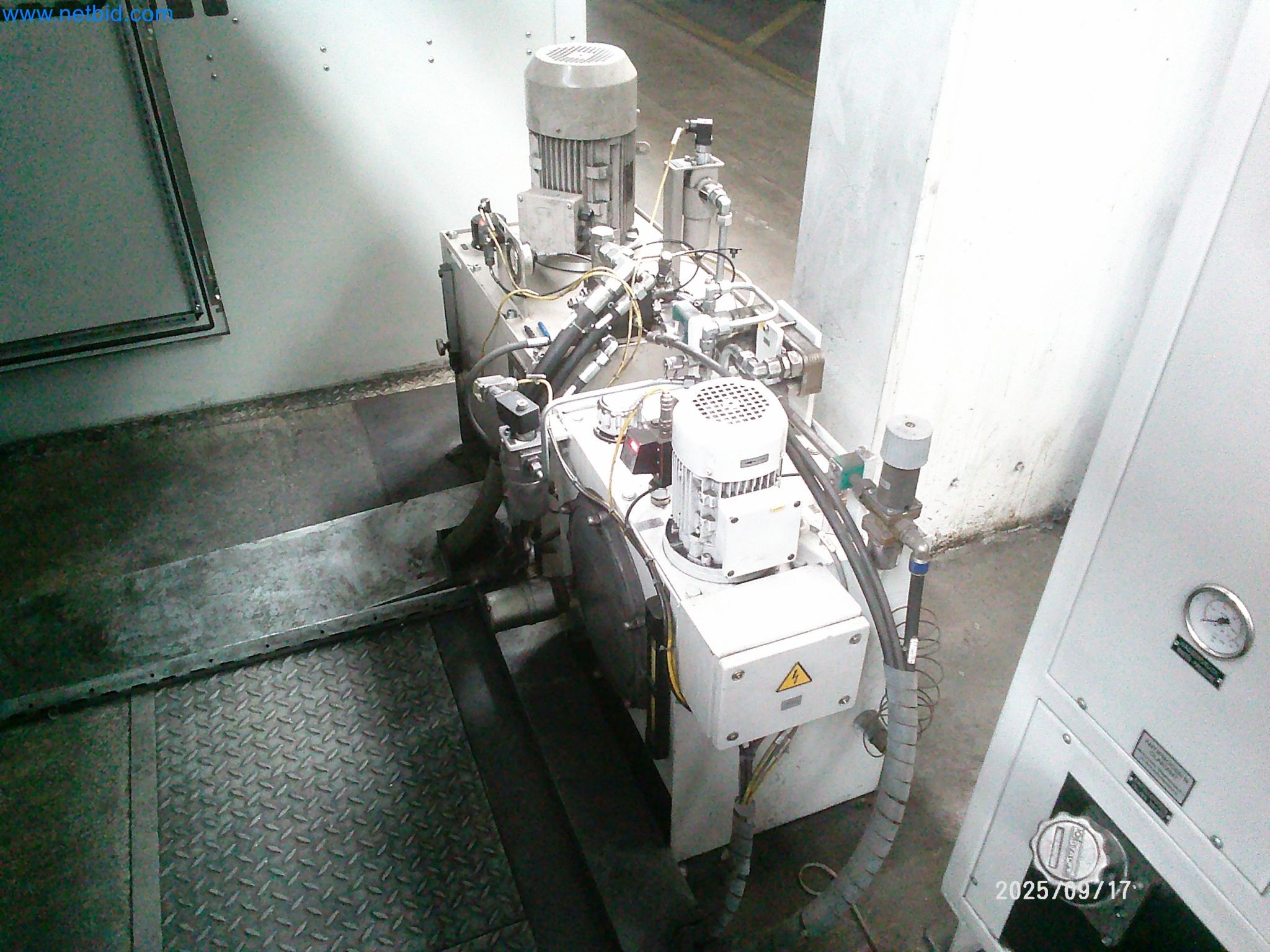 Machines and systems from the automotive supply industry-18