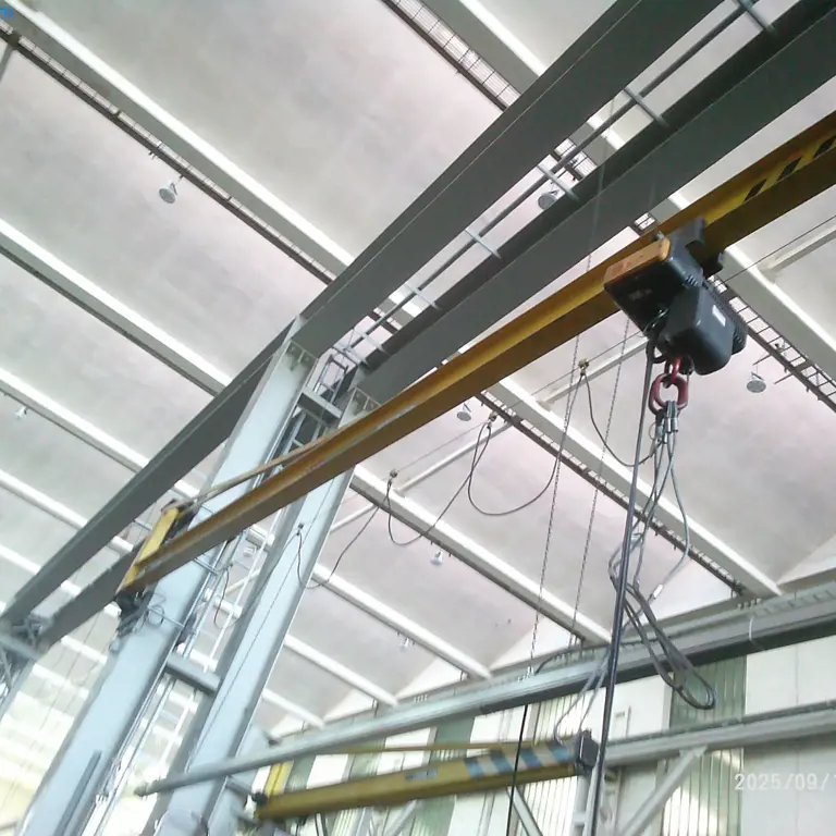 Wall-mounted slewing jib crane (K306.W2) Konecranes