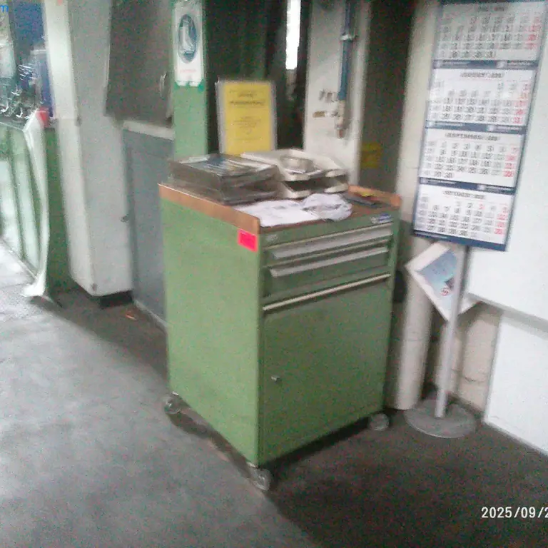 Mobile tool cabinet Garant