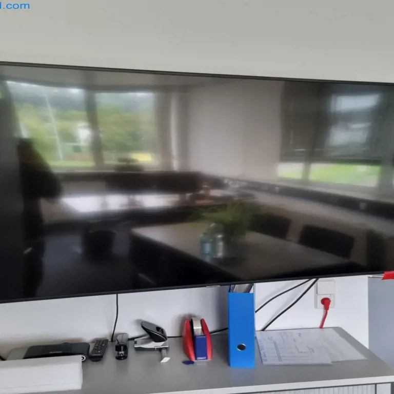 65" flat screen TV Samsung UE65RU7172U