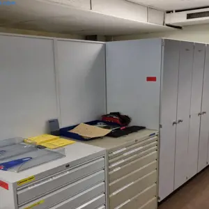 8 Changing room lockers