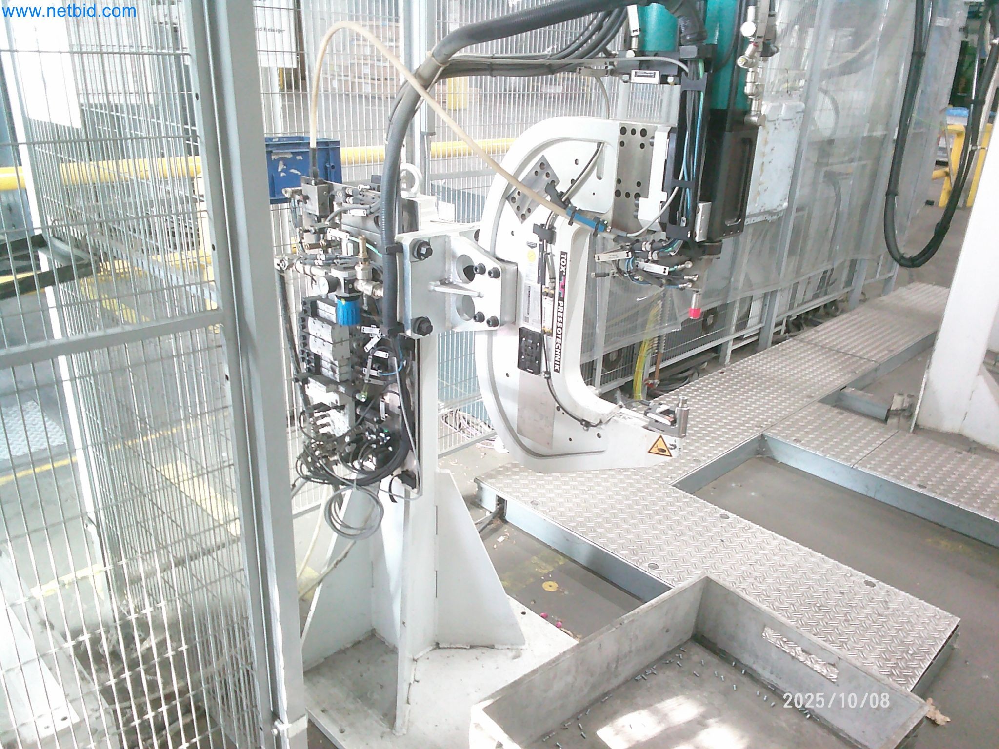 Machines and systems from the automotive supply industry-12