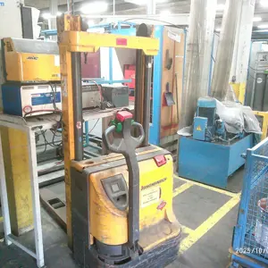 Electric pallet truck (19) Jungheinrich EJC12