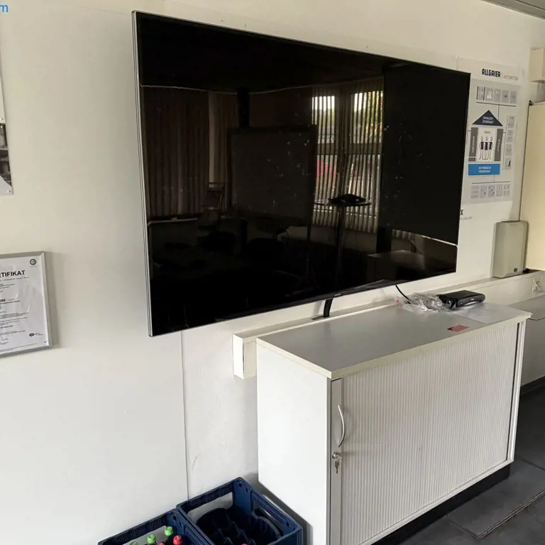 Téléviseur à écran plat 85 Samsung