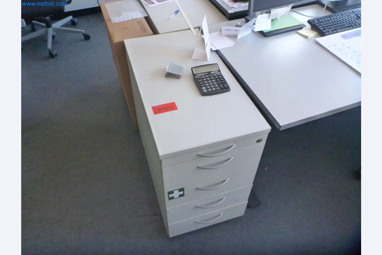 Stroje a systémy z oblasti dodávek pro automobilový průmysl-10