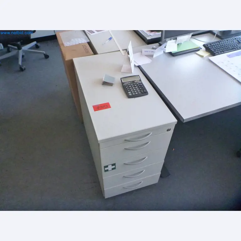 Stroje a systémy z oblasti dodávek pro automobilový průmysl-10