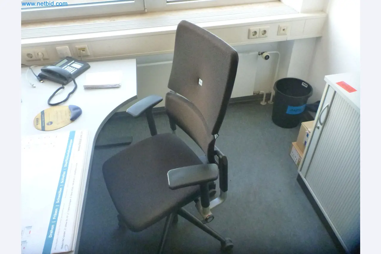 Stroje a systémy z oblasti dodávek pro automobilový průmysl-14