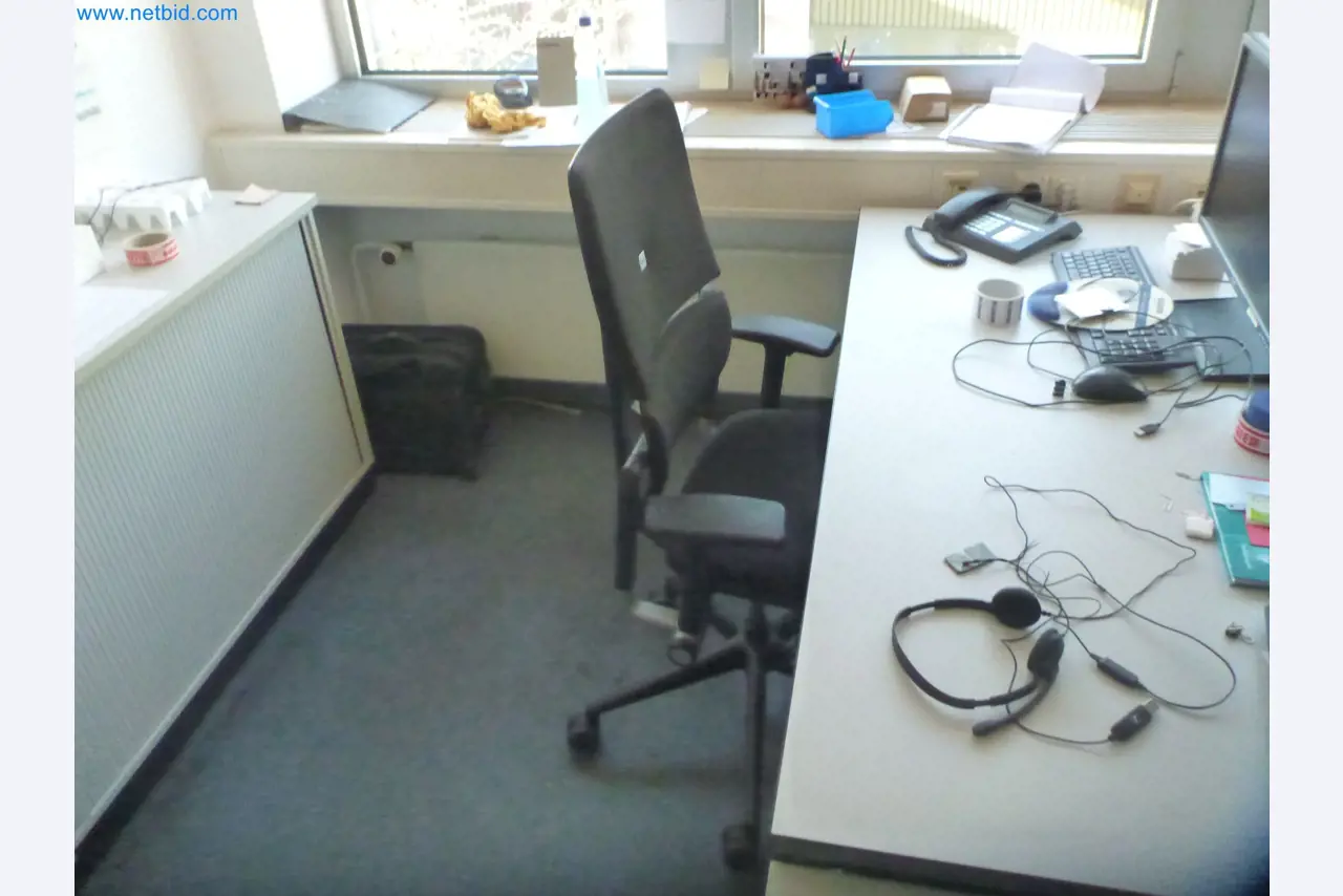 Stroje a systémy z oblasti dodávek pro automobilový průmysl-3