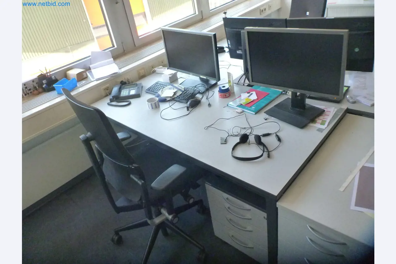 Stroje a systémy z oblasti dodávek pro automobilový průmysl-7