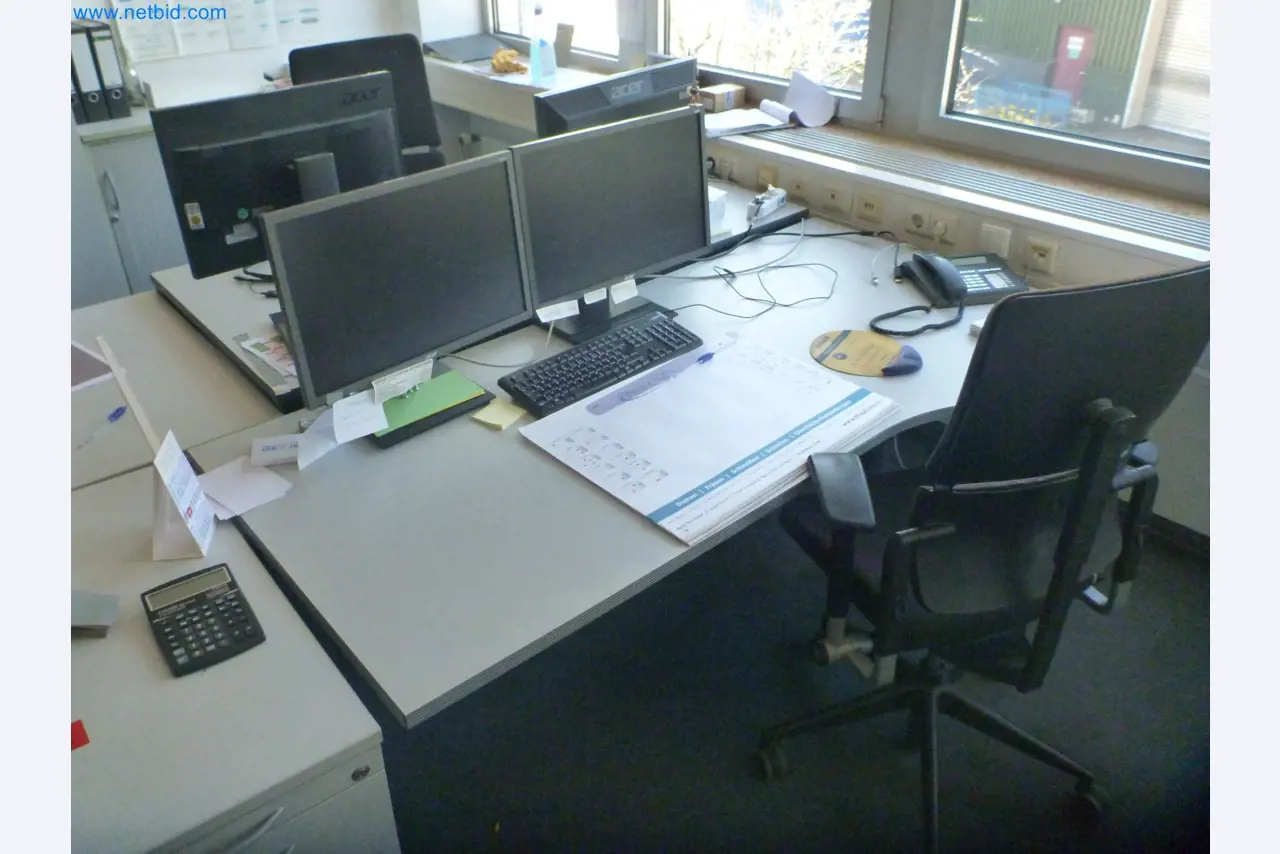 Stroje a systémy z oblasti dodávek pro automobilový průmysl-9