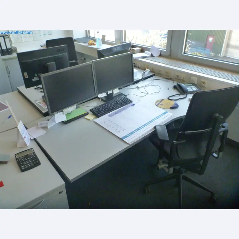 Stroje a systémy z oblasti dodávek pro automobilový průmysl-9