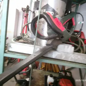 2 Electric hedge trimmers Metabo