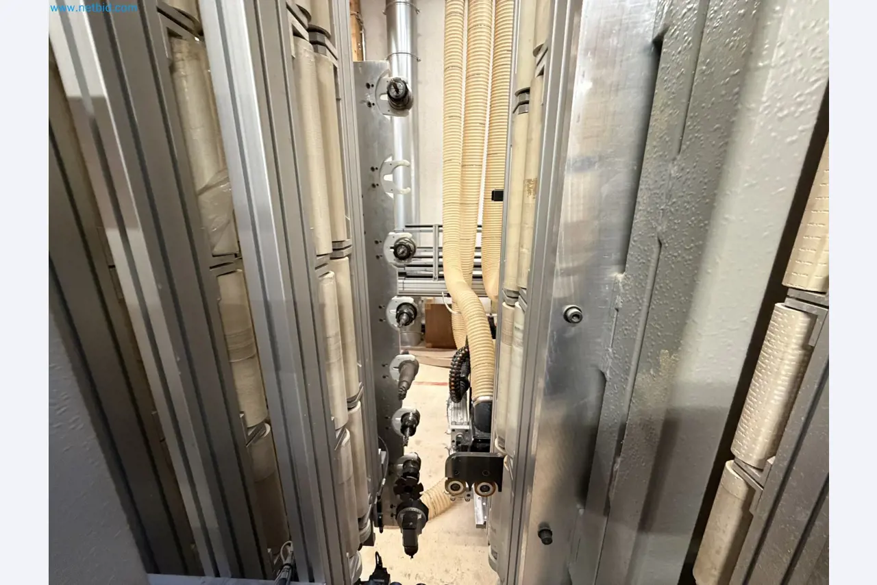 For sale due to insolvency. First-class longitudinal machining center with numerical control for modular furniture production with unloading robot-14