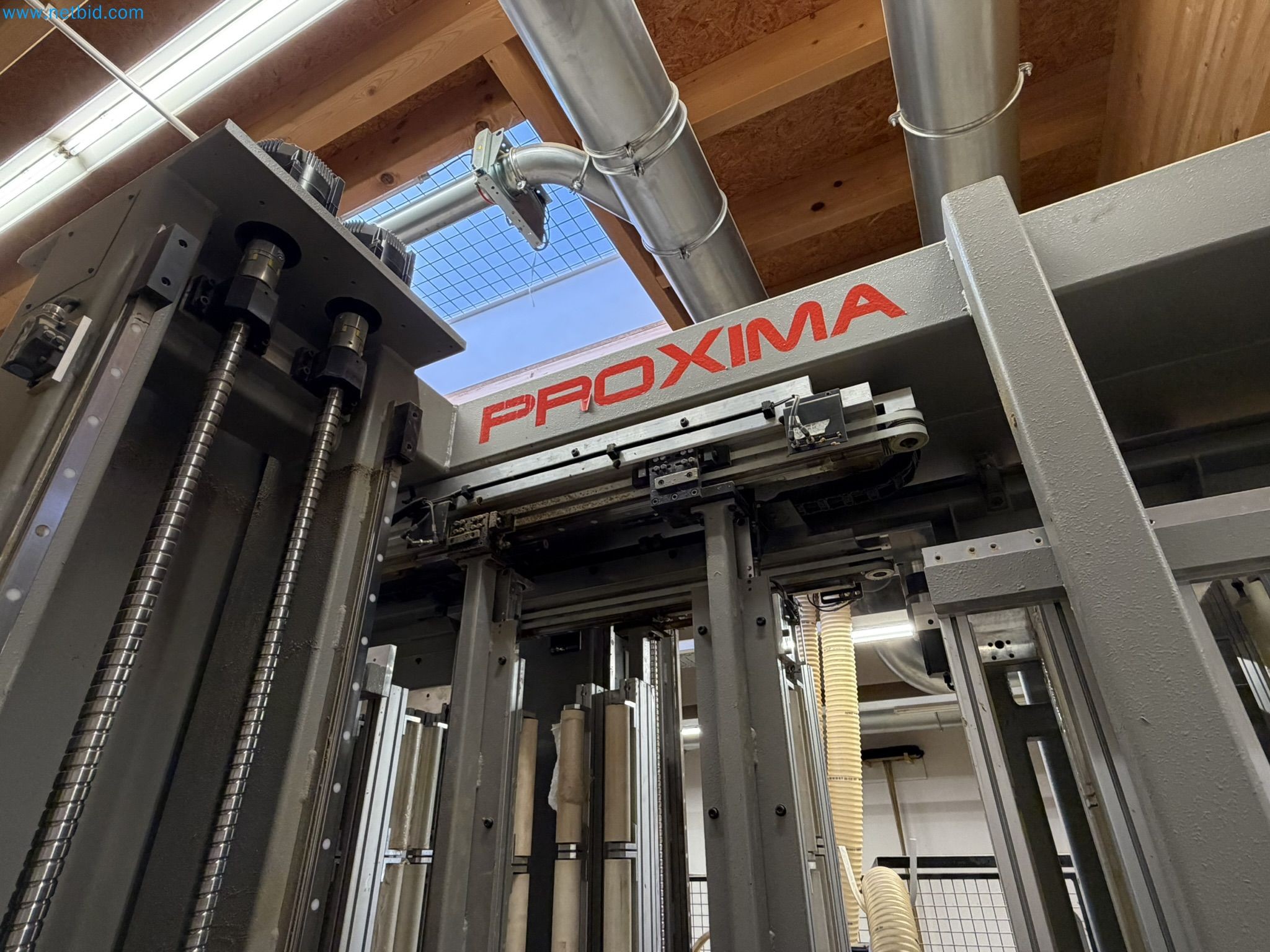 For sale due to insolvency. First-class longitudinal machining center with numerical control for modular furniture production with unloading robot-16