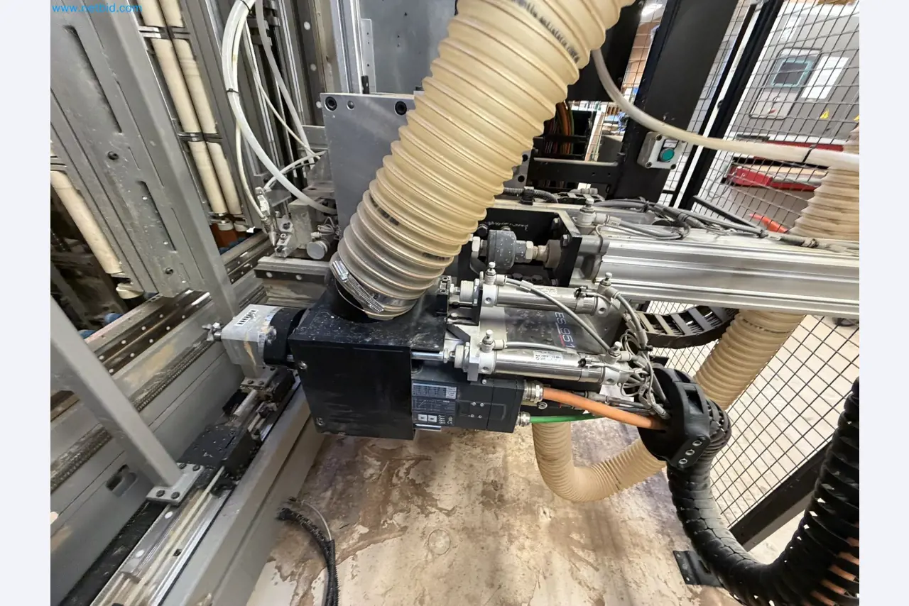 For sale due to insolvency. First-class longitudinal machining center with numerical control for modular furniture production with unloading robot-18