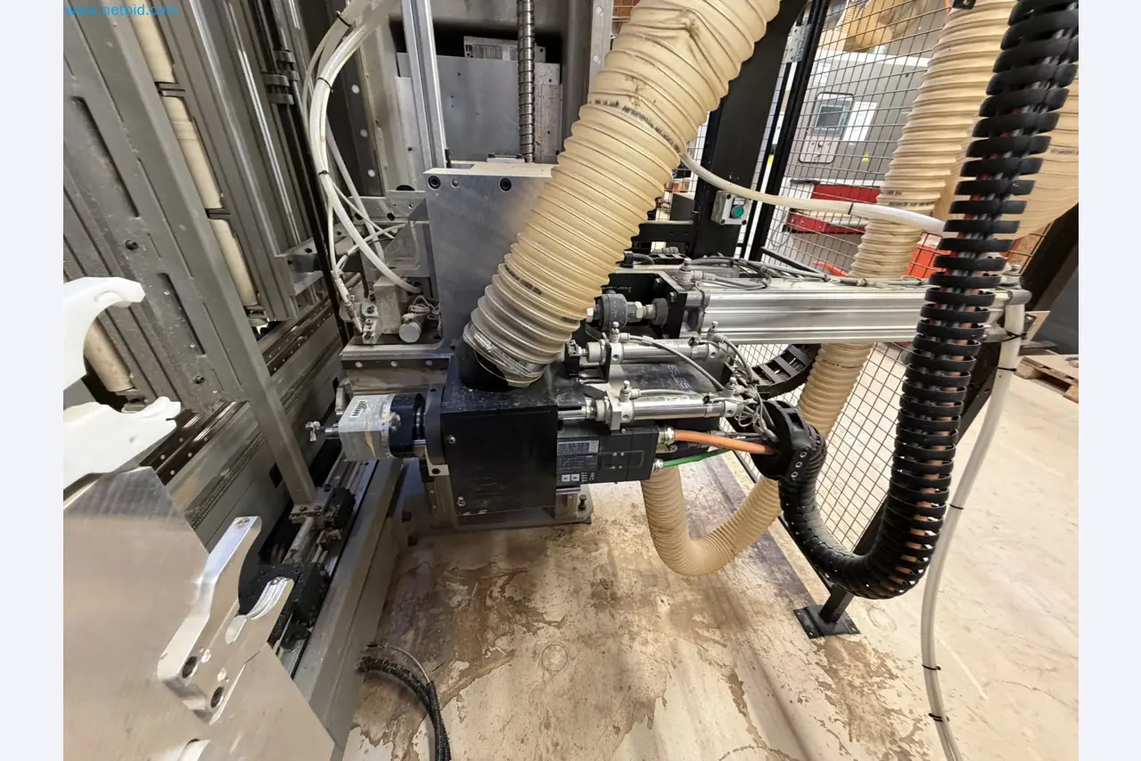 For sale due to insolvency. First-class longitudinal machining center with numerical control for modular furniture production with unloading robot-19