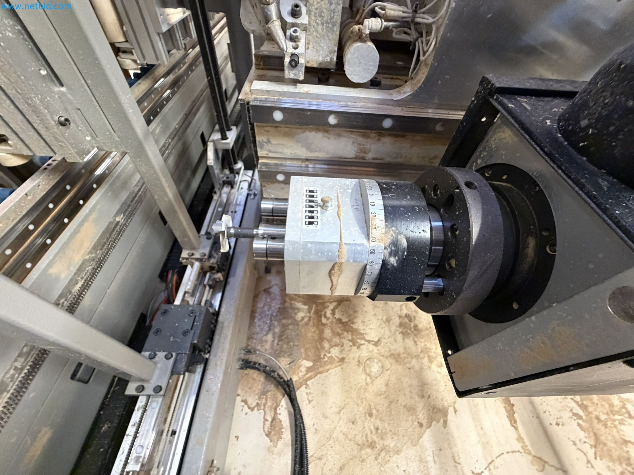 For sale due to insolvency. First-class longitudinal machining center with numerical control for modular furniture production with unloading robot-20