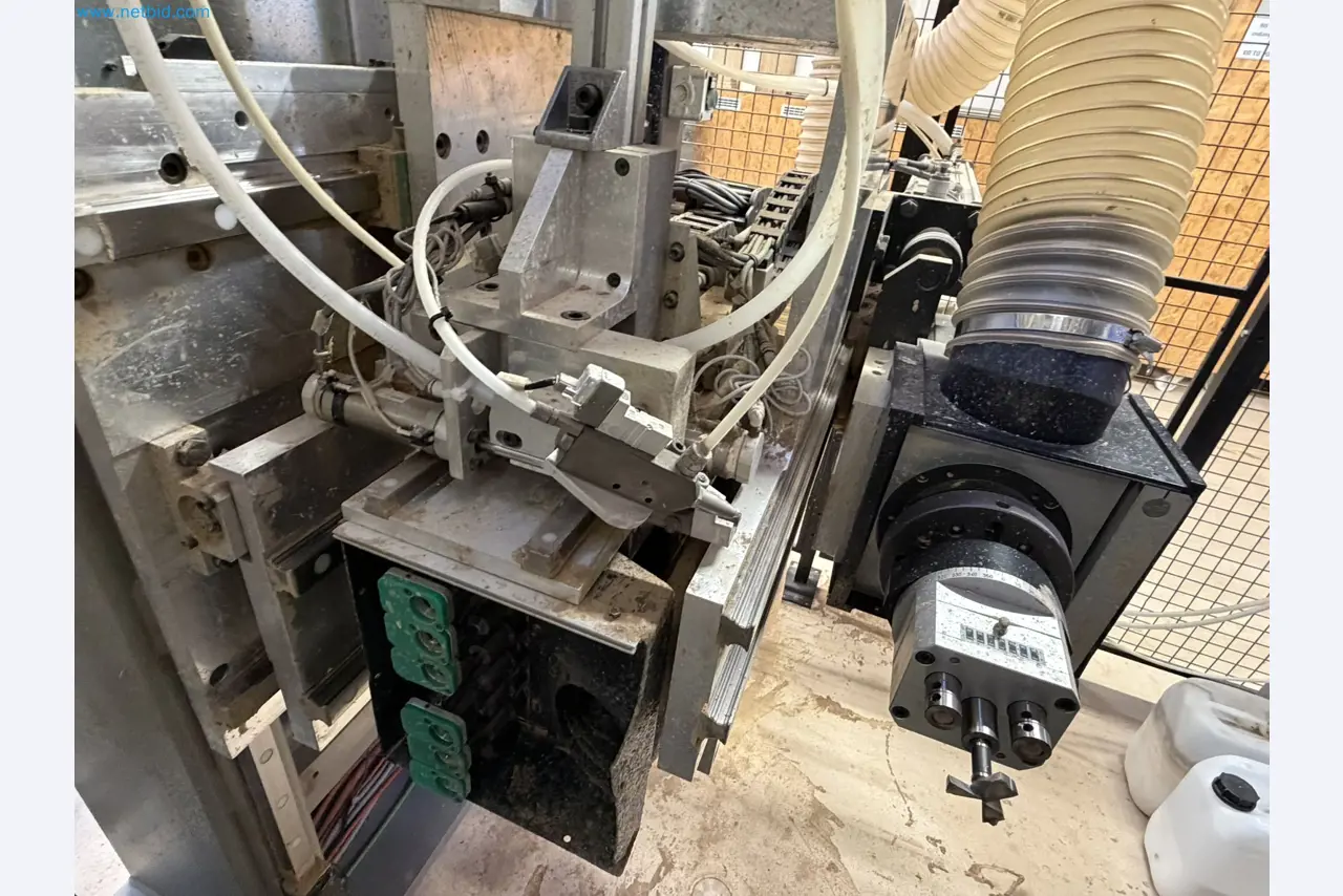For sale due to insolvency. First-class longitudinal machining center with numerical control for modular furniture production with unloading robot-21