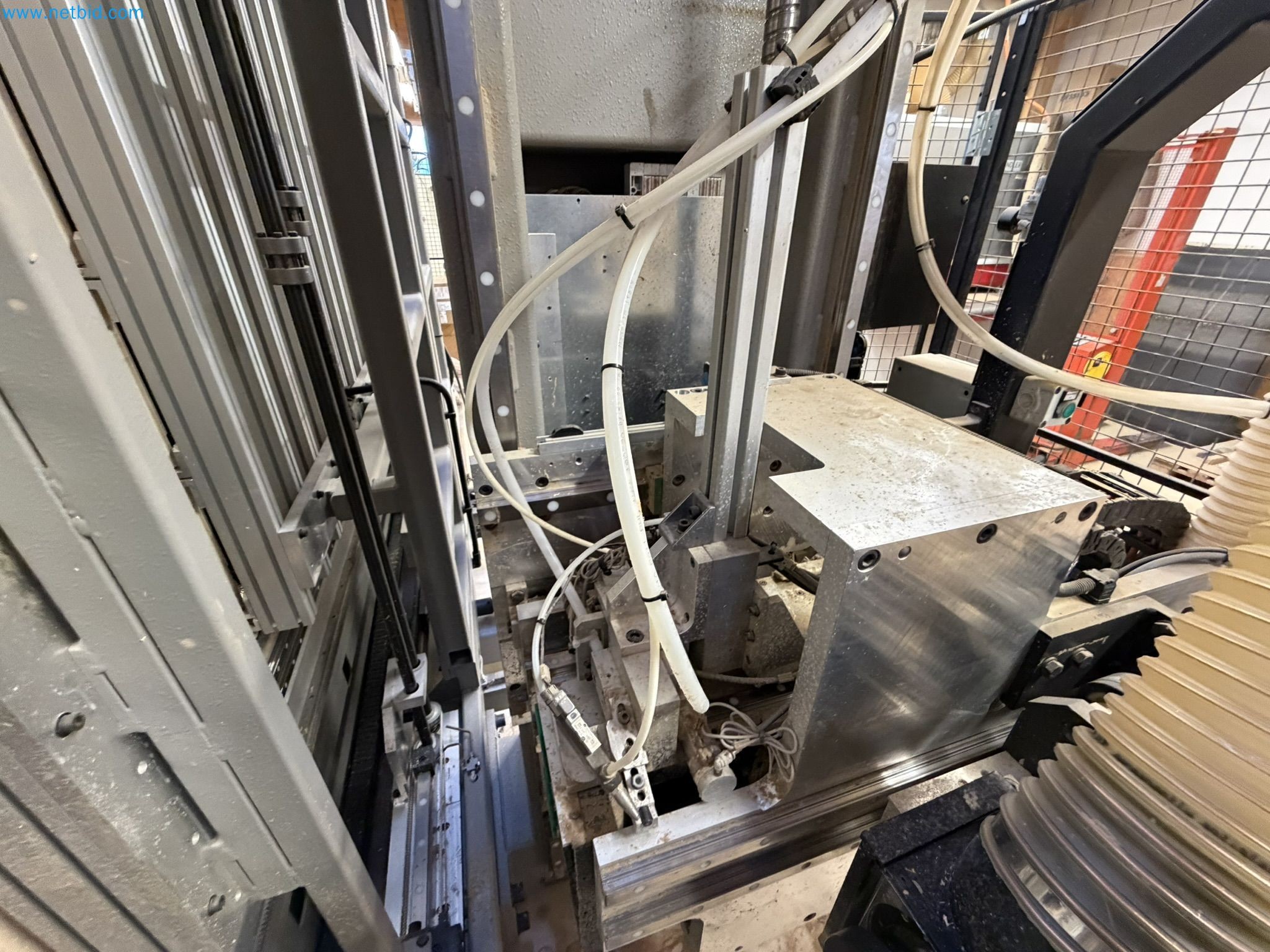 For sale due to insolvency. First-class longitudinal machining center with numerical control for modular furniture production with unloading robot-22