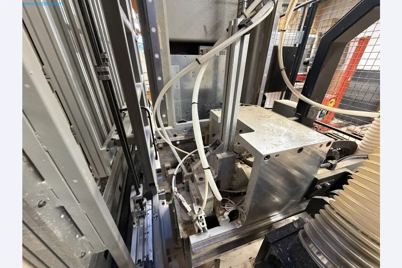 For sale due to insolvency. First-class longitudinal machining center with numerical control for modular furniture production with unloading robot-22