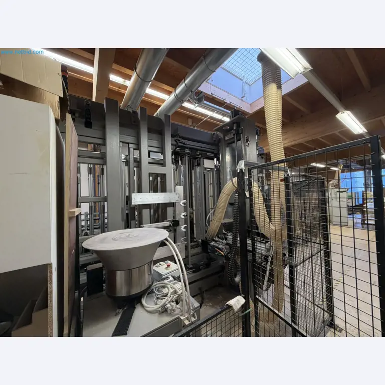 For sale due to insolvency. First-class longitudinal machining center with numerical control for modular furniture production with unloading robot-23