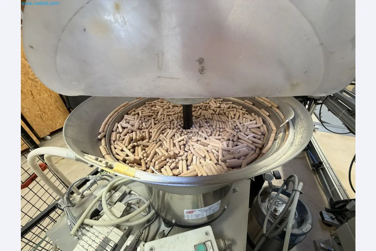 For sale due to insolvency. First-class longitudinal machining center with numerical control for modular furniture production with unloading robot-25