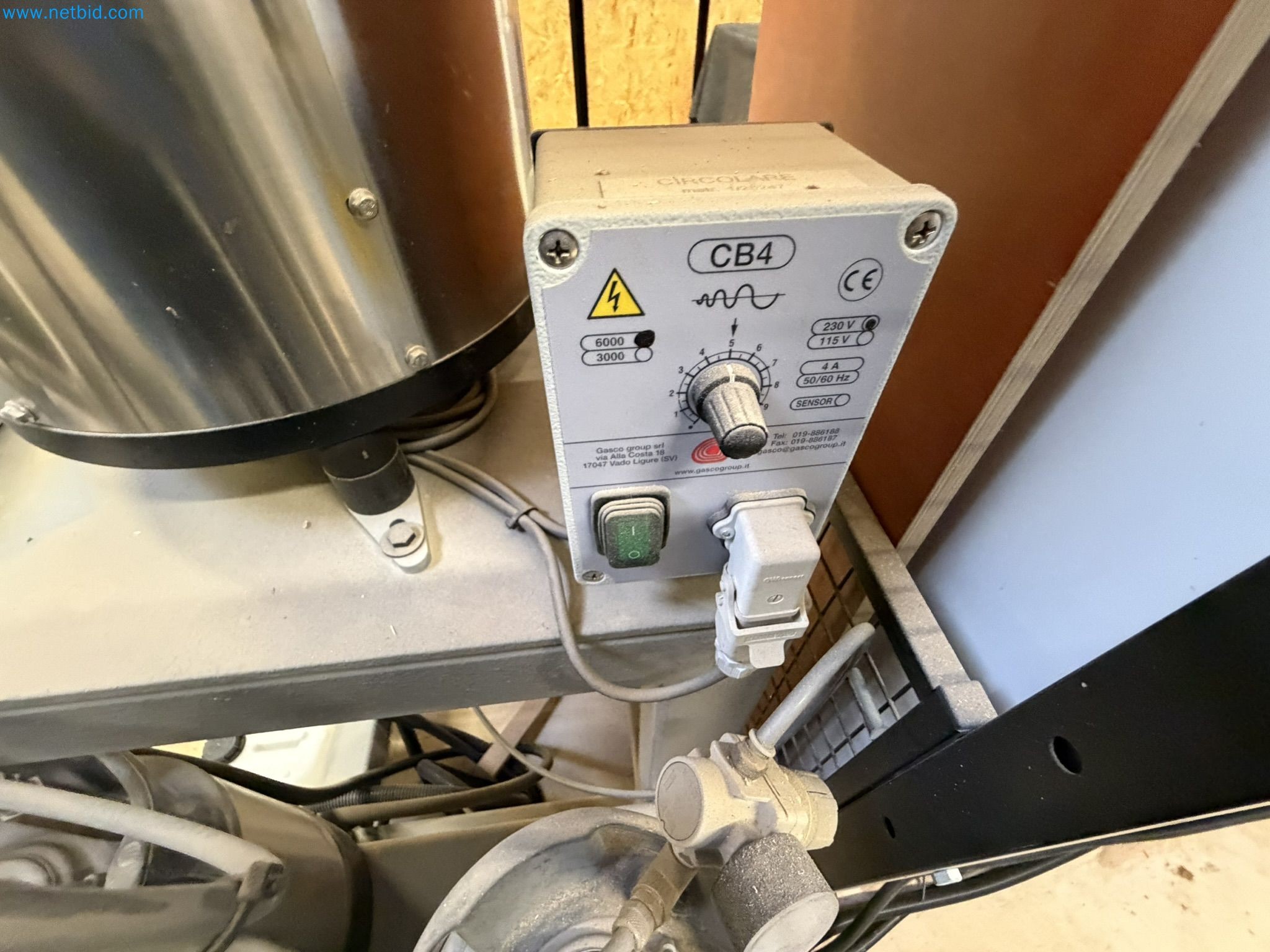 For sale due to insolvency. First-class longitudinal machining center with numerical control for modular furniture production with unloading robot-26